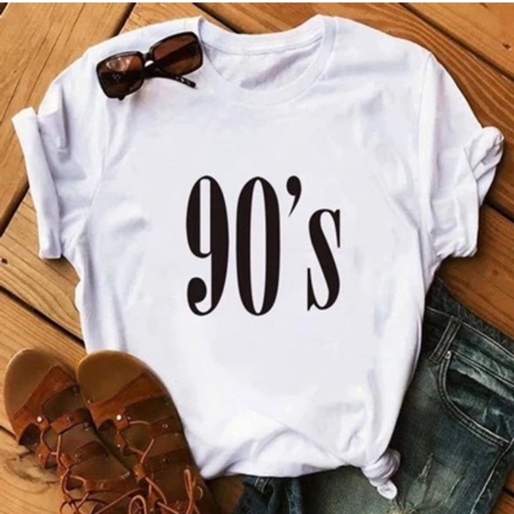 🌸 White 90s Short Sleeve T- Shirt